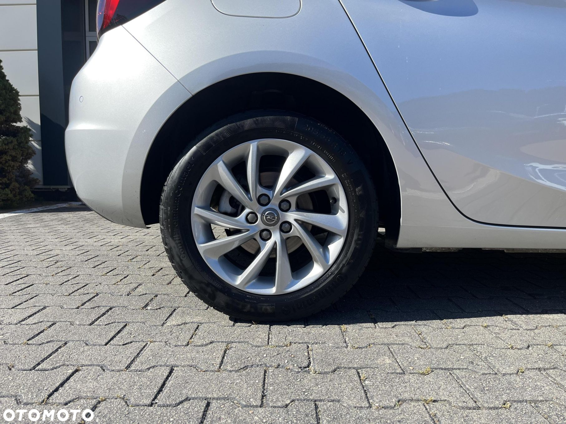 Opel Astra V 1.4 T Dynamic S&S - 18
