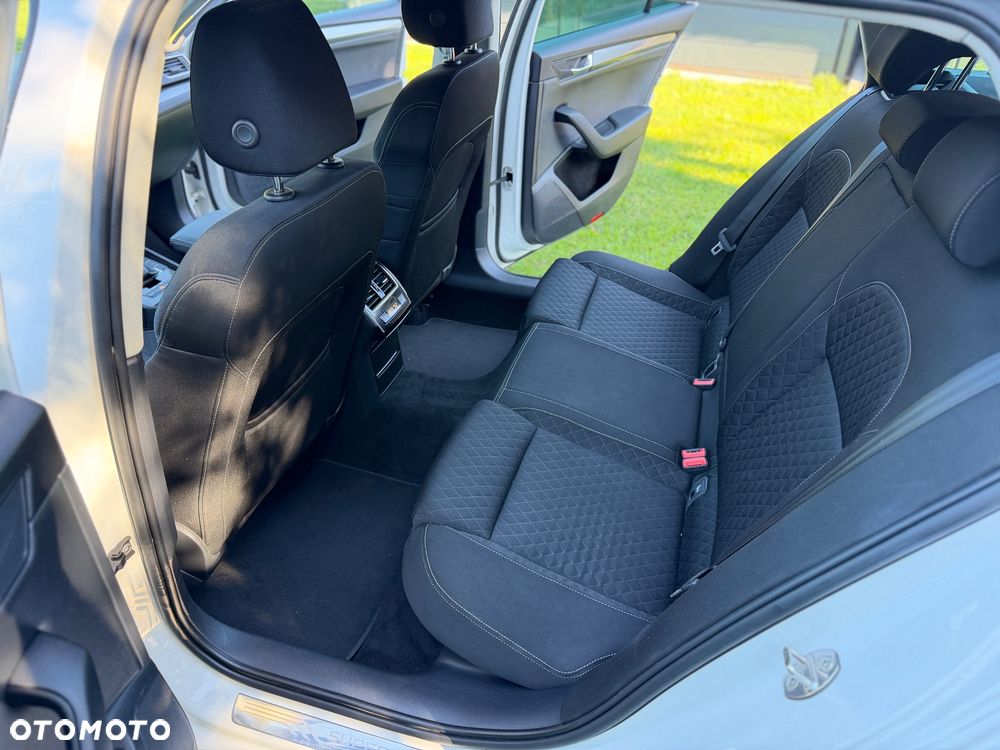 Skoda Superb 2.0 TDI 4x4 Premium Edition - 7