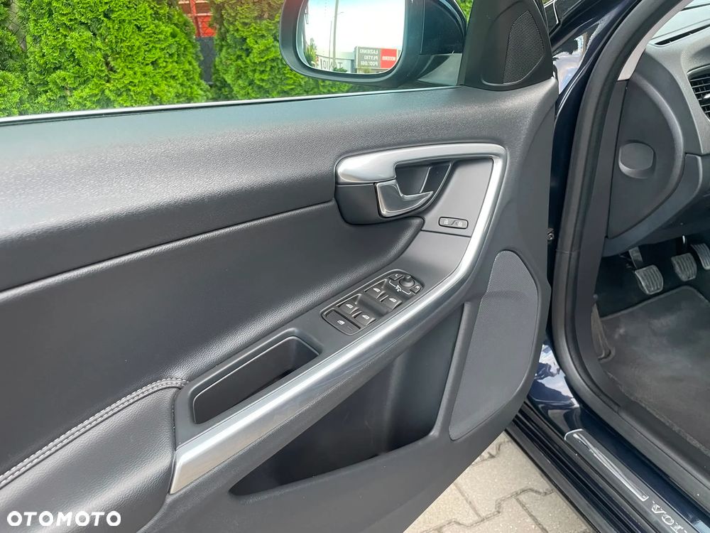 Volvo V60 D3 Momentum - 21