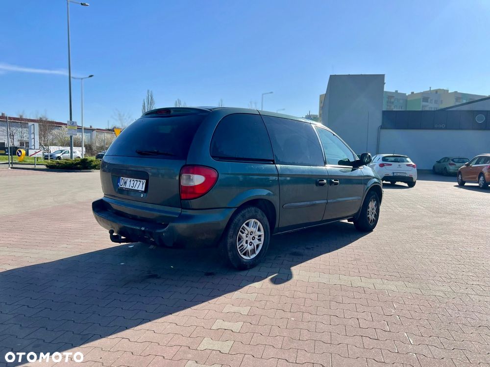Dodge Caravan - 5