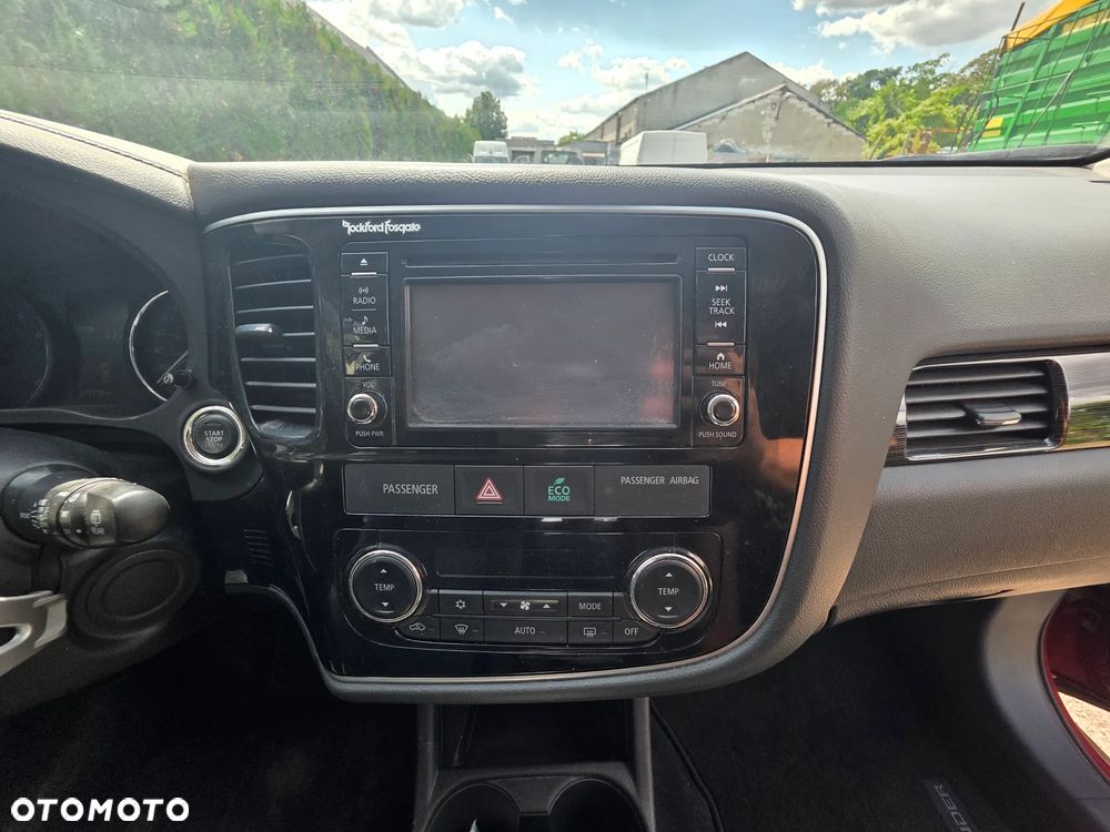 Mitsubishi Outlander - 20