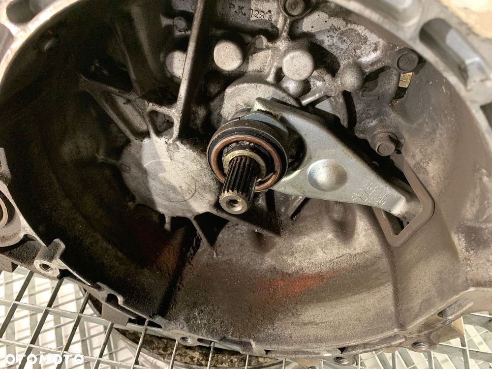 SKRZYNIA BIEGÓW  HYUNDAI i30 Kombi (FD) 2007 - 2012 1.6 CRDi 66 kW [90 KM] olej napędowy 2008 - - 7