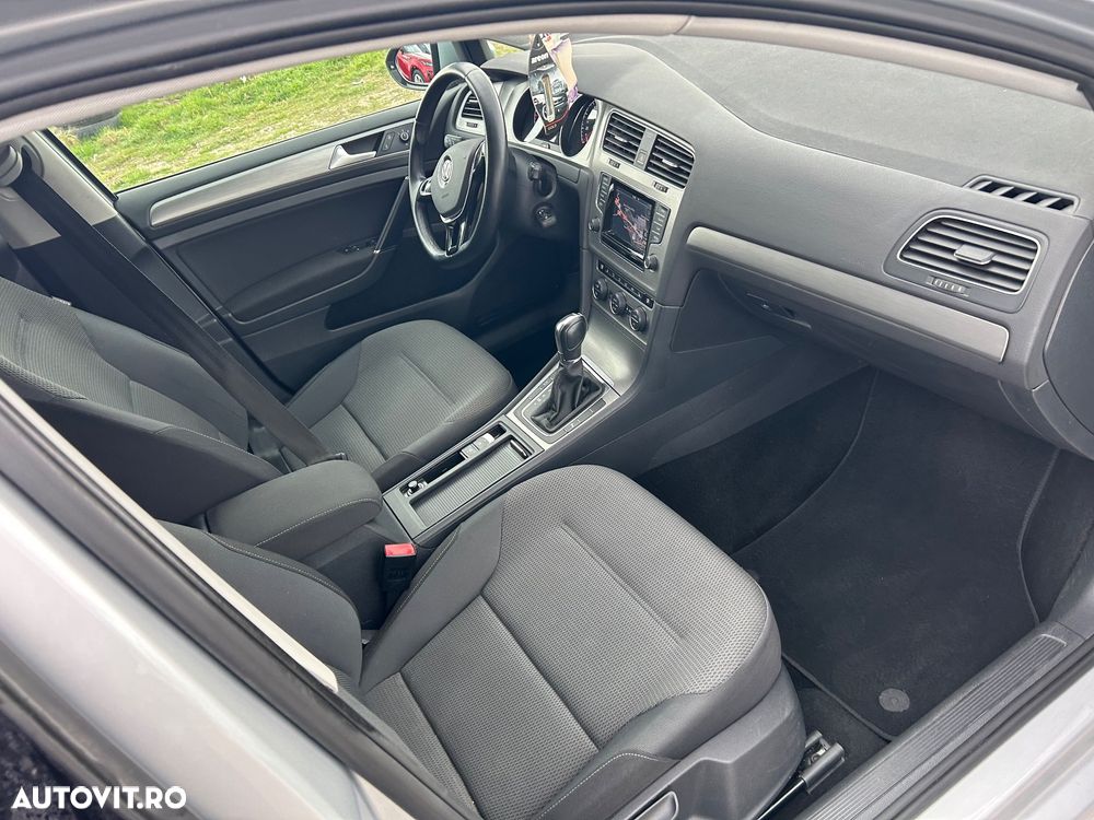 Volkswagen Golf 1.6 TDI DPF DSG BlueMotion Technology Comfortline - 10
