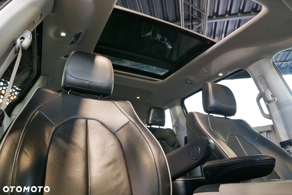Chrysler Pacifica - 28