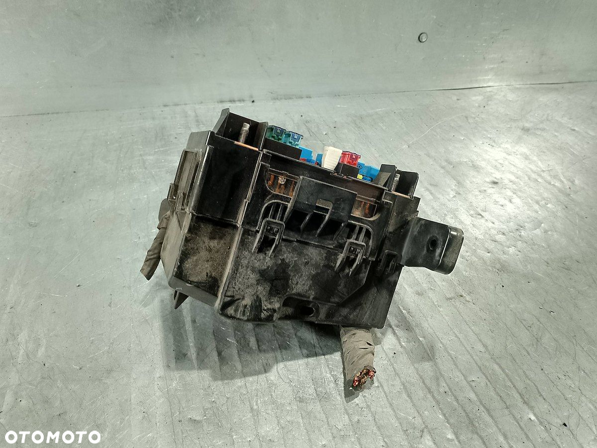 SKRZYNKA BEZPIECZNIKÓW HYUNDAI I30 I 91951-0Q000 1.4 16V - 3