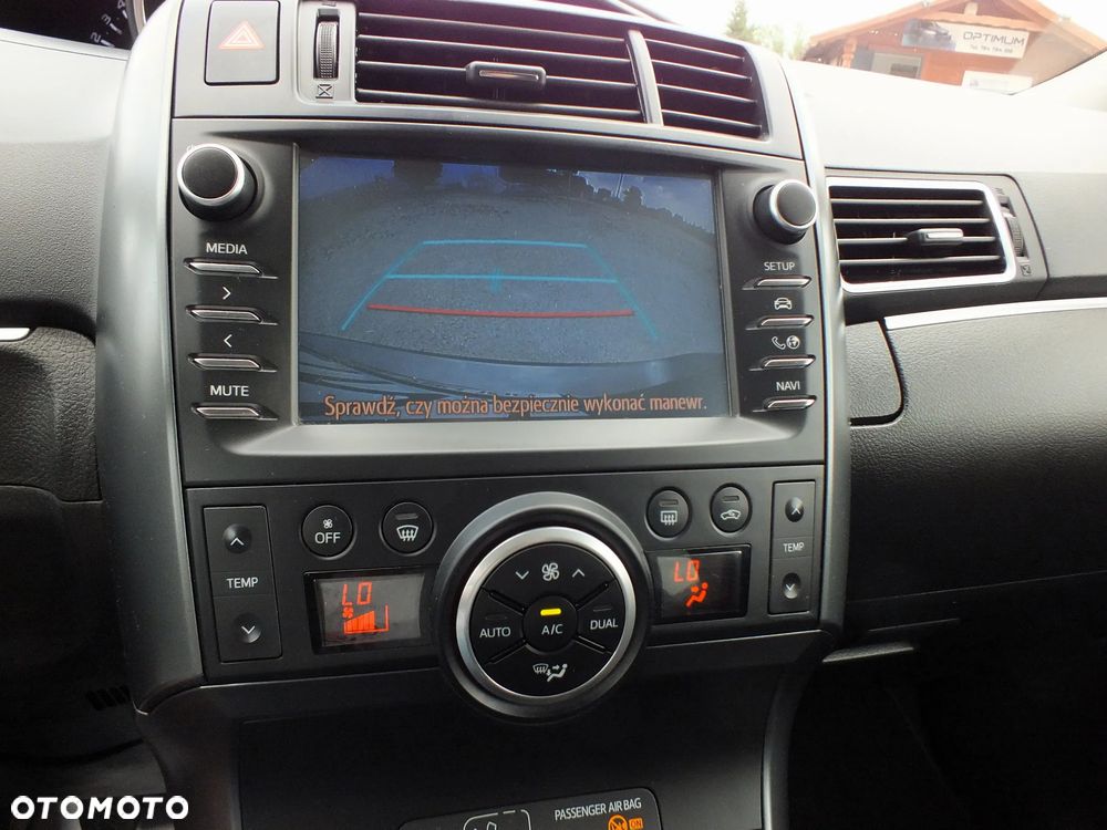 Toyota Verso 1.8 Executive - 12