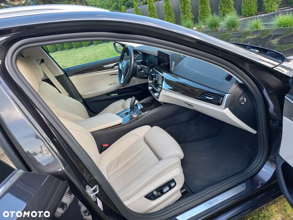 BMW Seria 5 520i - 10