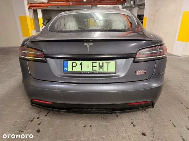 Tesla Model S - 11