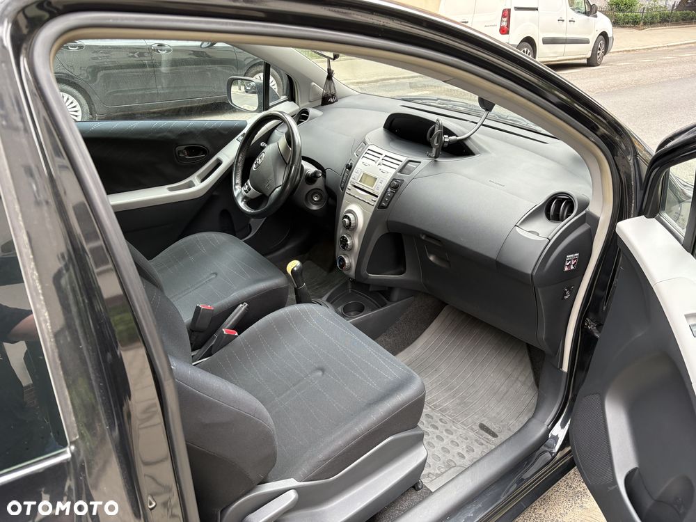Toyota Yaris 1.0 Luna A/C - 6