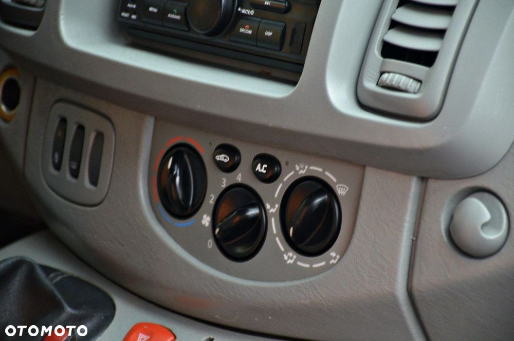 Opel Vivaro - 20