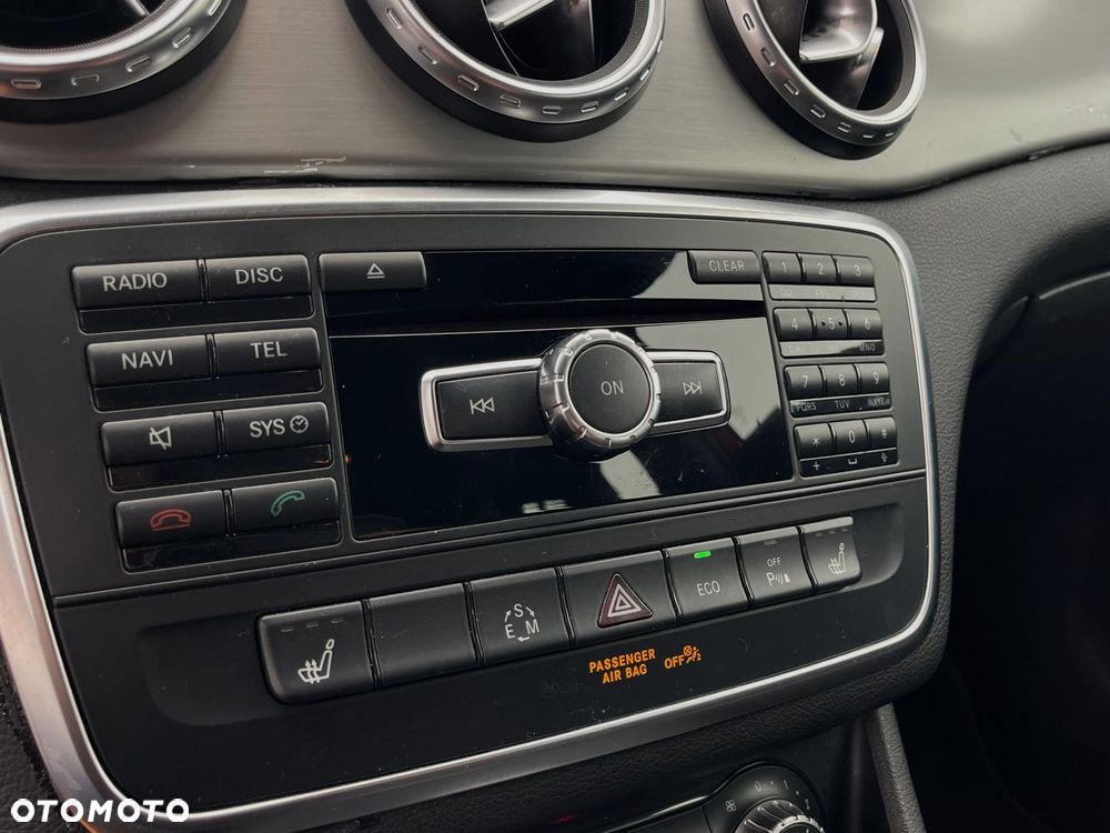 Mercedes-Benz GLA 200 7G-DCT AMG Line - 15