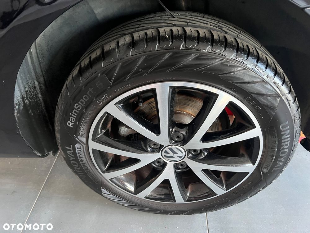 Volkswagen Touran 1.6 TDI DPF BlueMotion Technology Comfortline - 22
