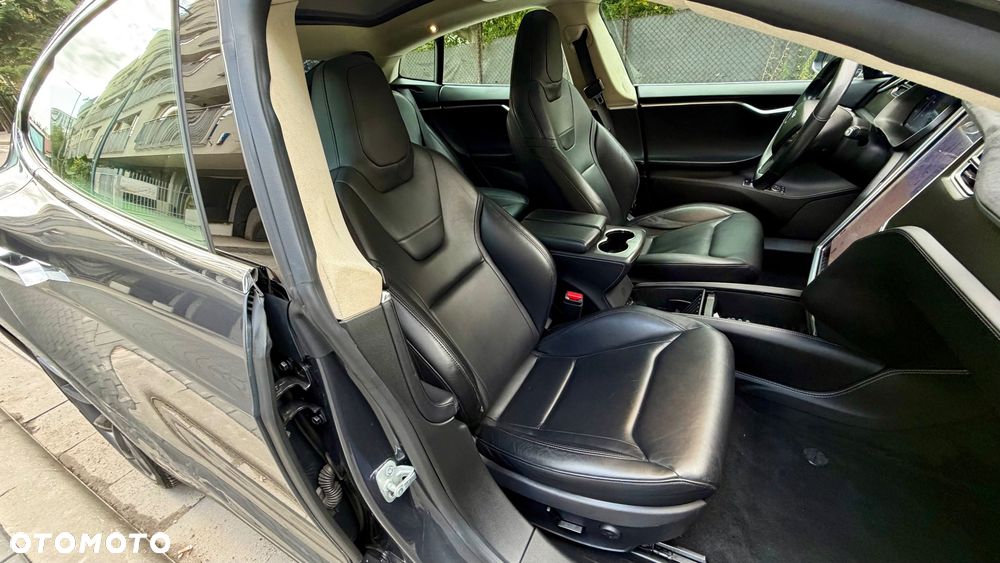 Tesla Model S - 16