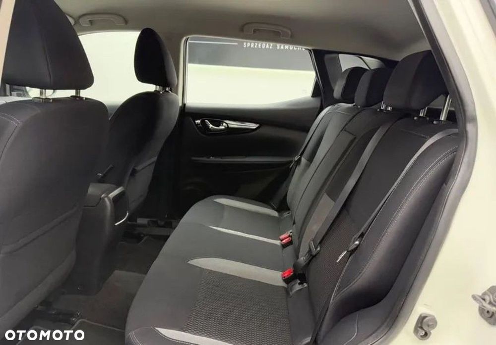 Nissan Qashqai 1.2 DIG-T Visia EU6 - 24