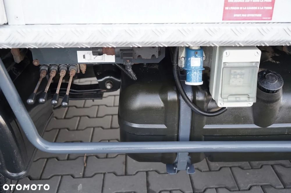 Nissan CABSTAR / ZWYŻKA 16,3 METRÓW / FRANCE ELEVATEUR /  BLIŹNIAK / UDŹWIG - 200 kg / 4 PODPORY / - 22