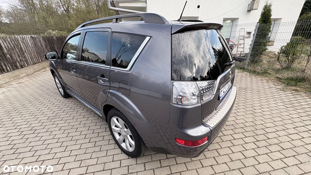 Mitsubishi Outlander 2.4 Intense + CVT - 6