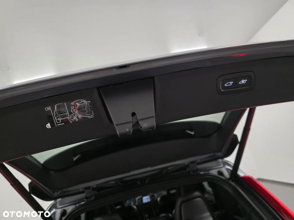Volvo XC 90 D5 AWD R-Design - 38