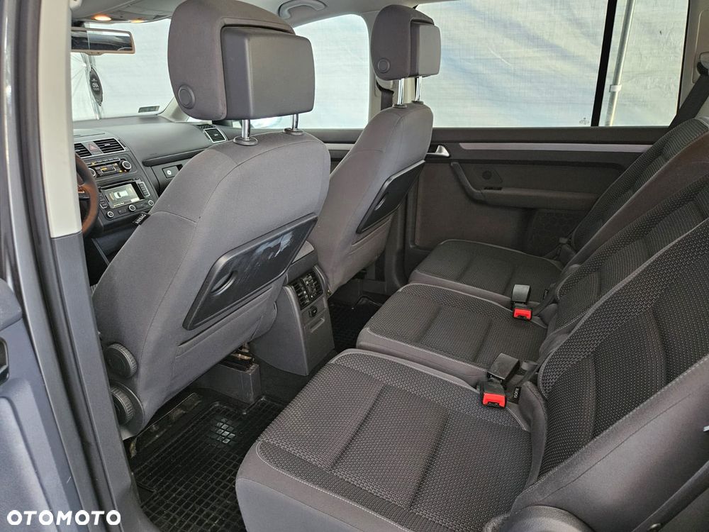 Volkswagen Touran - 20