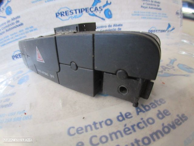 Interruptor 6J0927137B SEAT IBIZA 6J  FASE 1 2009 1.4TDI 80CV 3P VERMELHO 4 PISCAS Danificado - 2