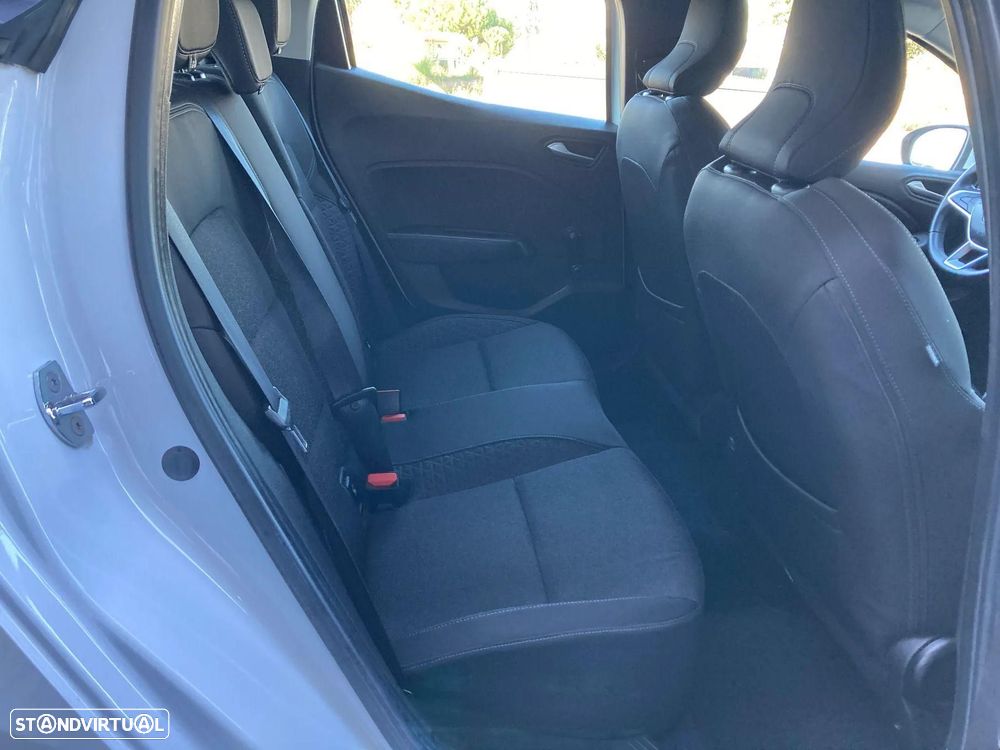 Renault Clio TCe 100 BUSINESS EDITION - 29