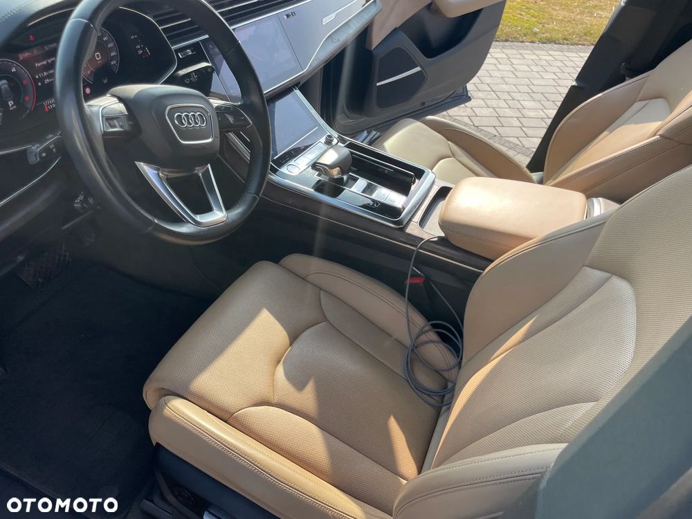 Audi Q8 - 25