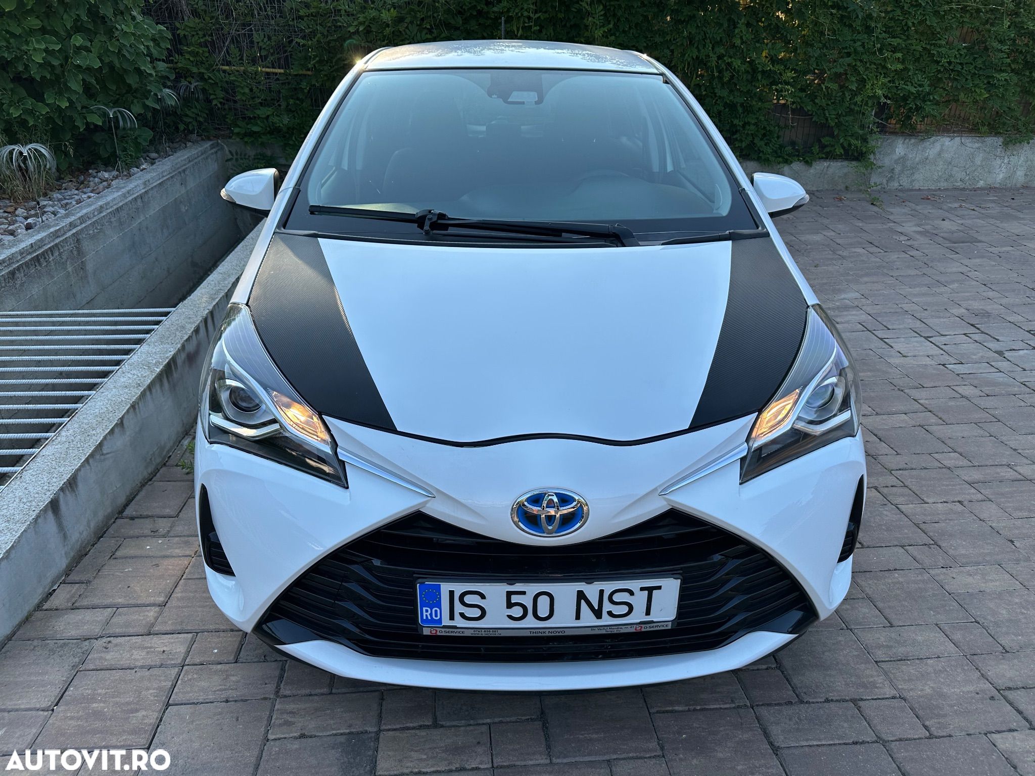 Toyota Yaris 1.5 VVT-i HSD Eco - 1