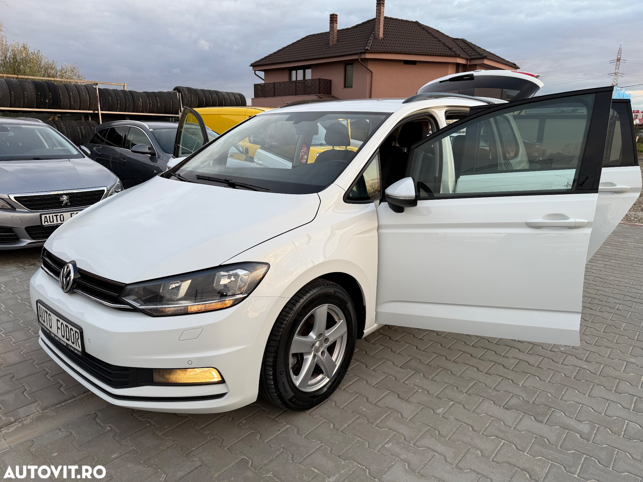Volkswagen Touran 1.6 TDI SCR (BlueMotion Technology) Trendline - 26