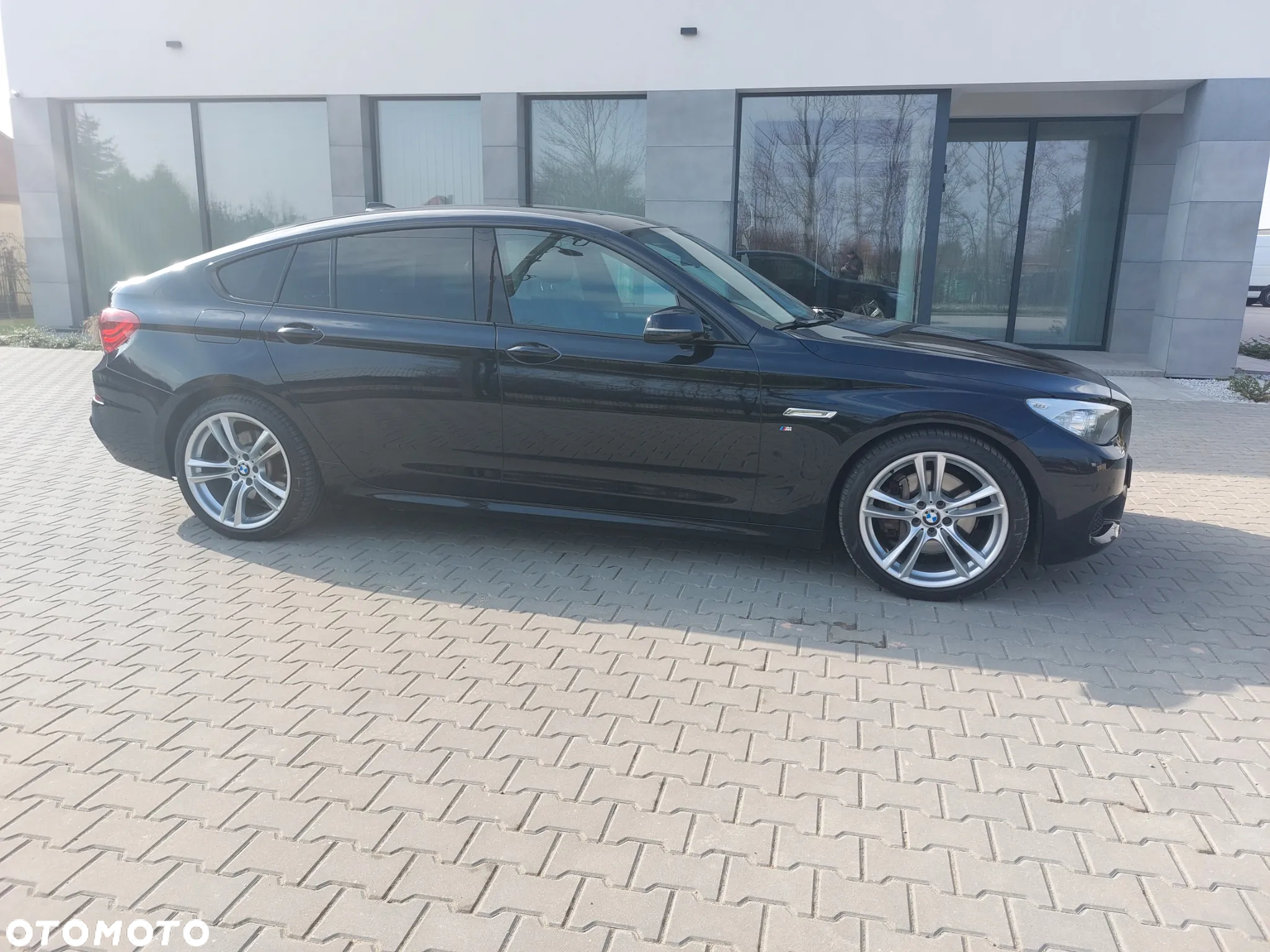 BMW 5GT - 13