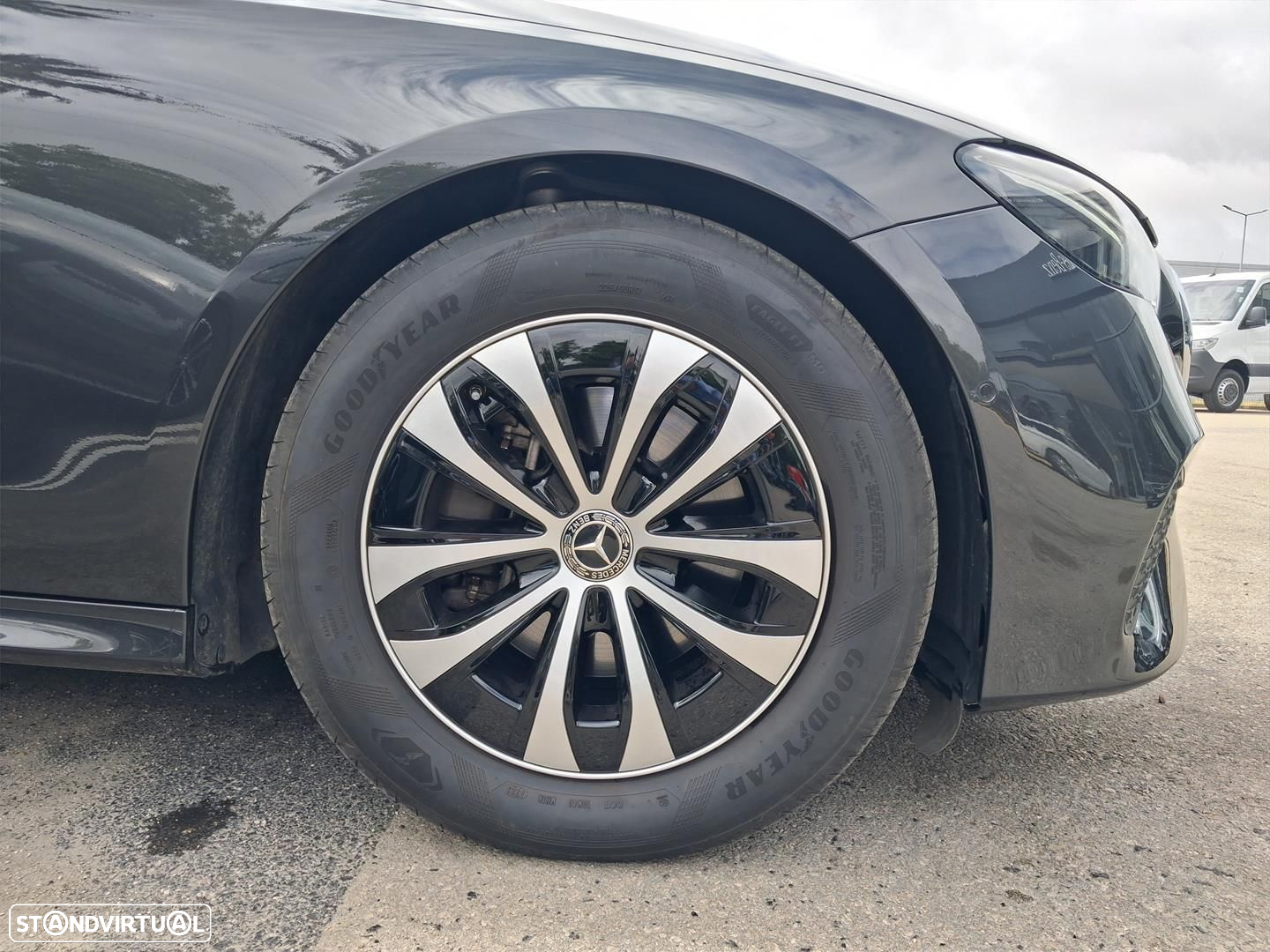 Mercedes-Benz E 220 d Avantgarde - 4