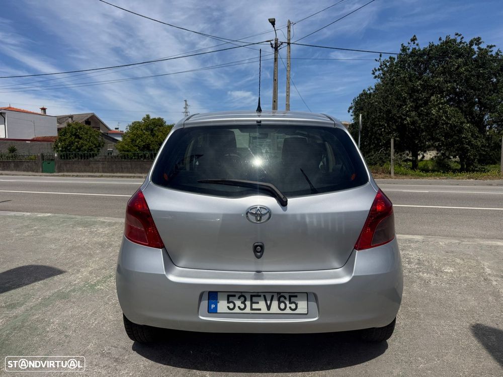 Toyota Yaris 1.0 VVT-i AC - 4