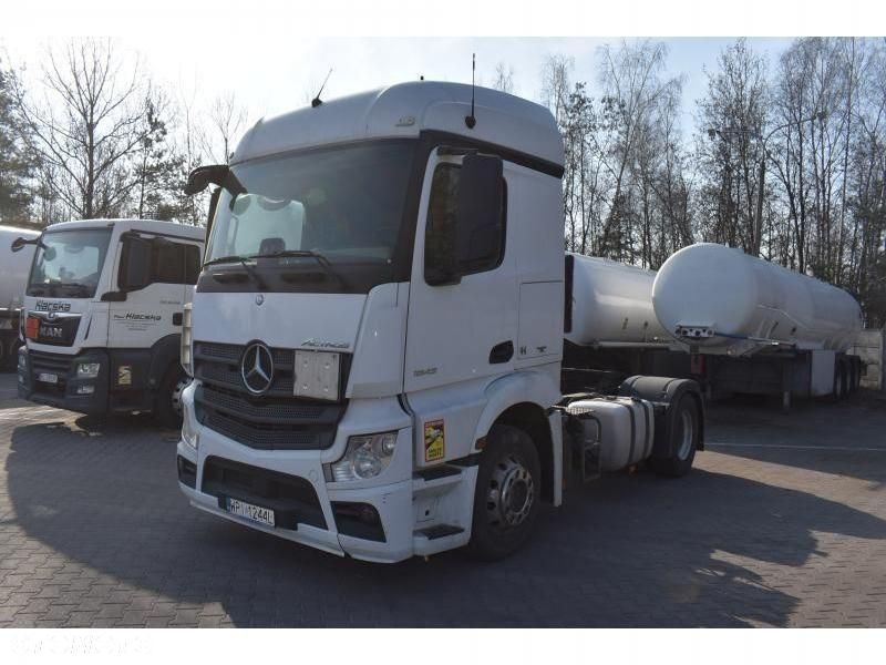 Mercedes-Benz Actros - 3