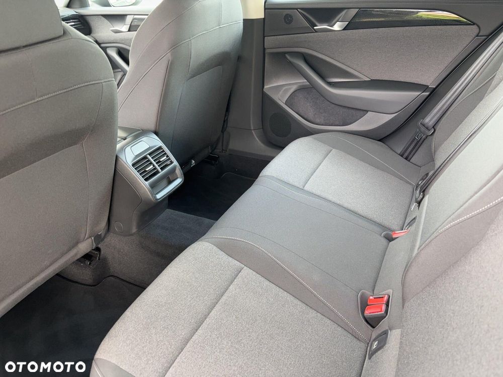 Volkswagen Passat Variant 2.0 TDI SCR DSG - 16