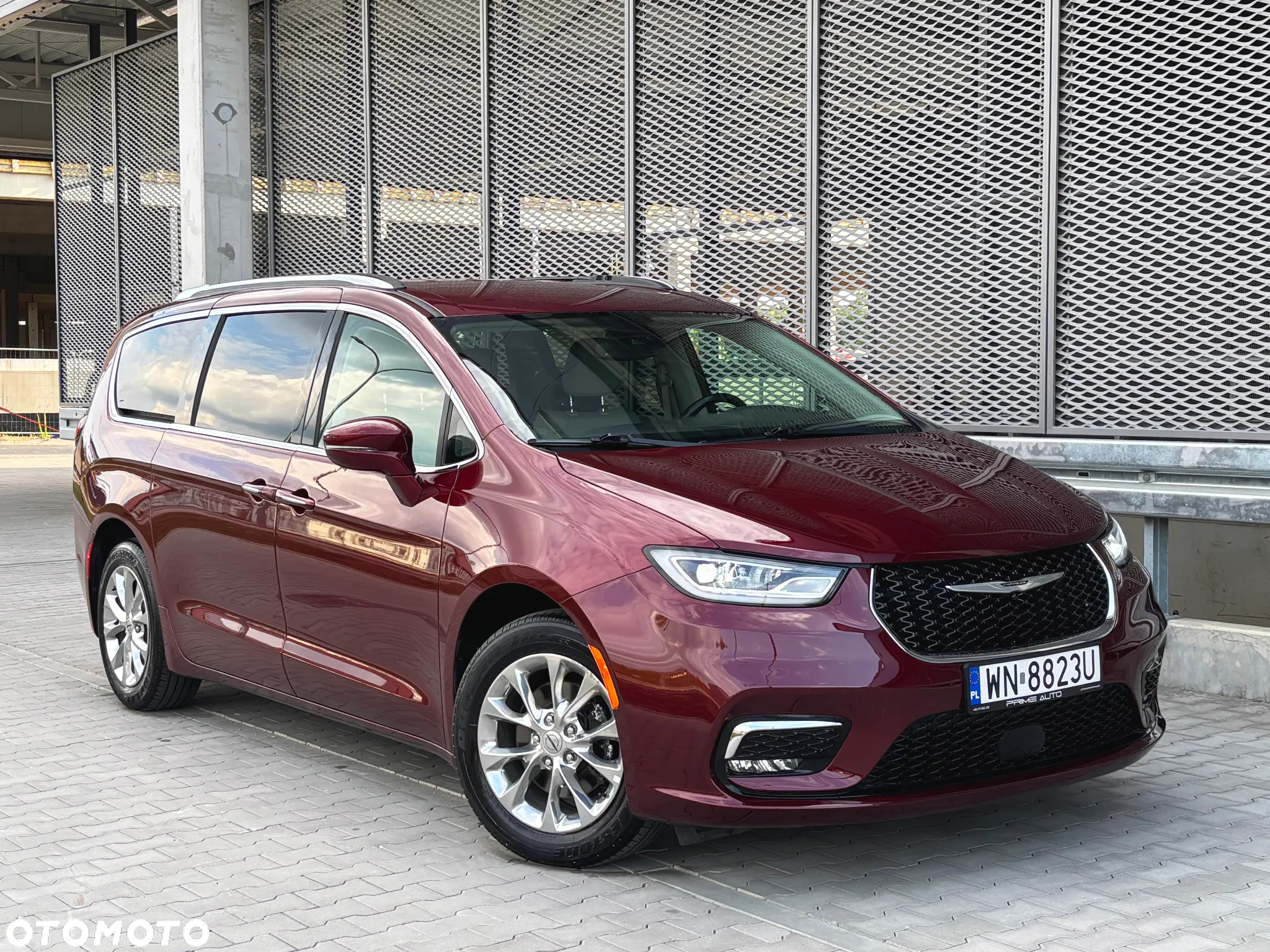 Chrysler Pacifica - 5