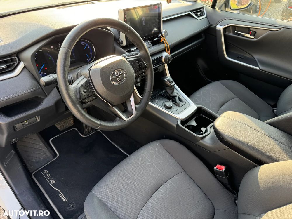 Toyota RAV4 - 11