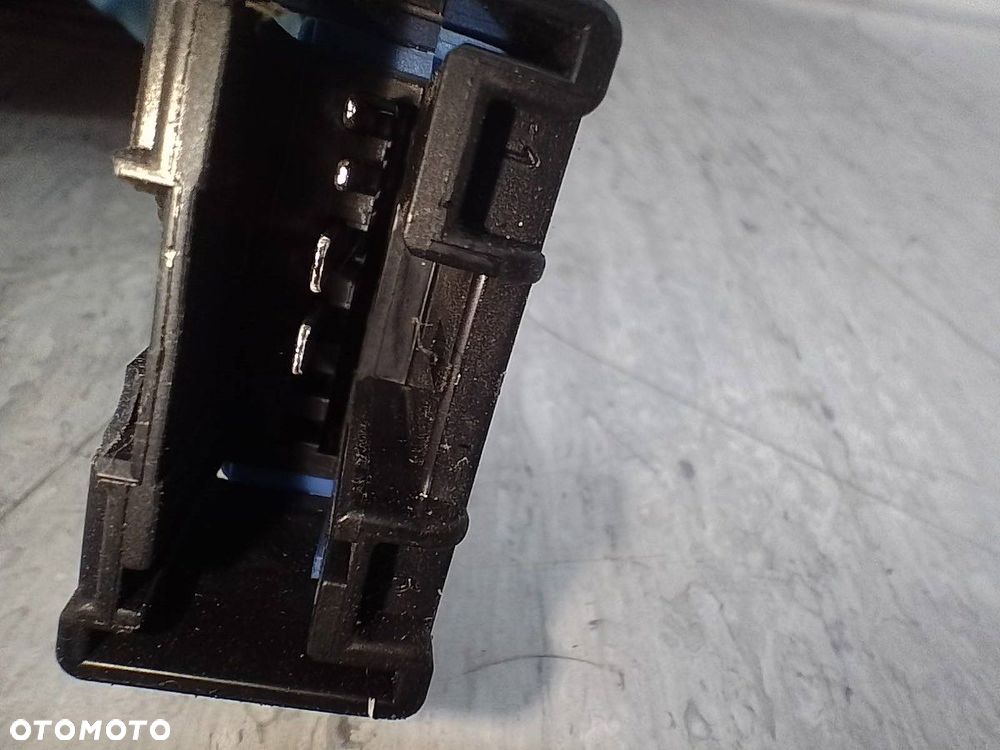 LAMPA TYLNA LEWA CITROEN C4 I 9655864080   9655863880 HATCHBACK - 3