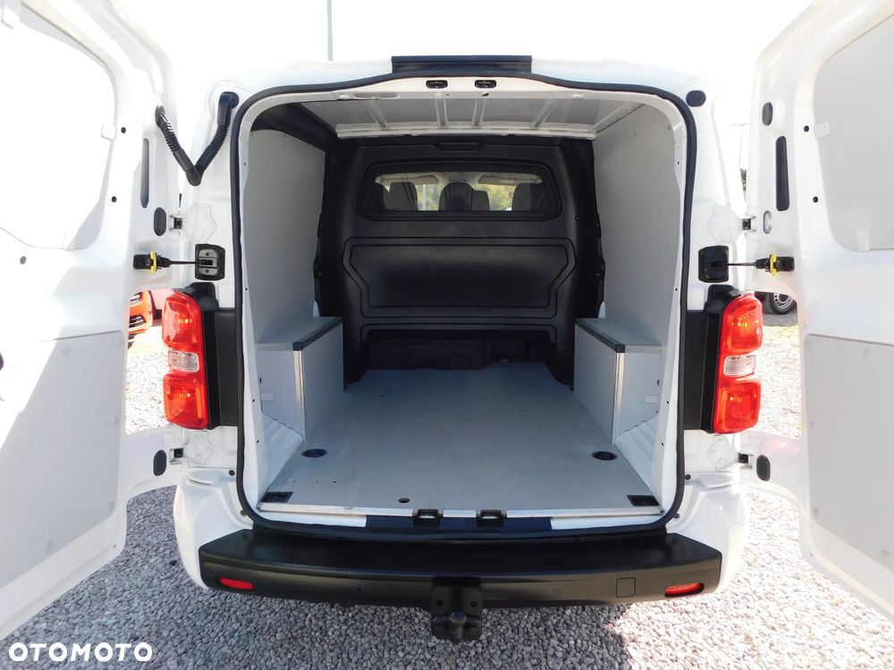 Peugeot Expert Kombi Long 2,8t EAT8 - 3