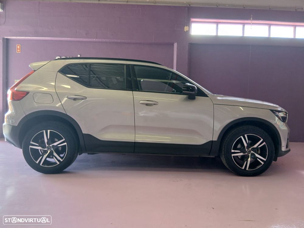 Volvo XC 40 1.5 T2 Plus Dark Auto - 4