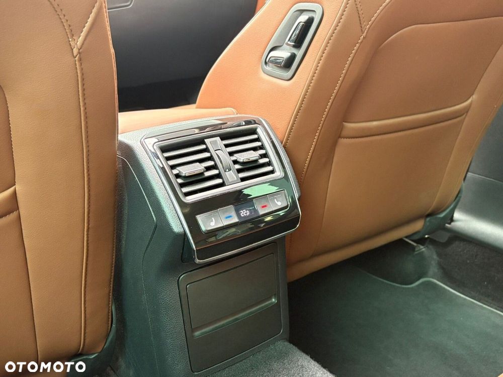 Skoda Superb 2.0 TDI SCR 4x4 L&K DSG - 19