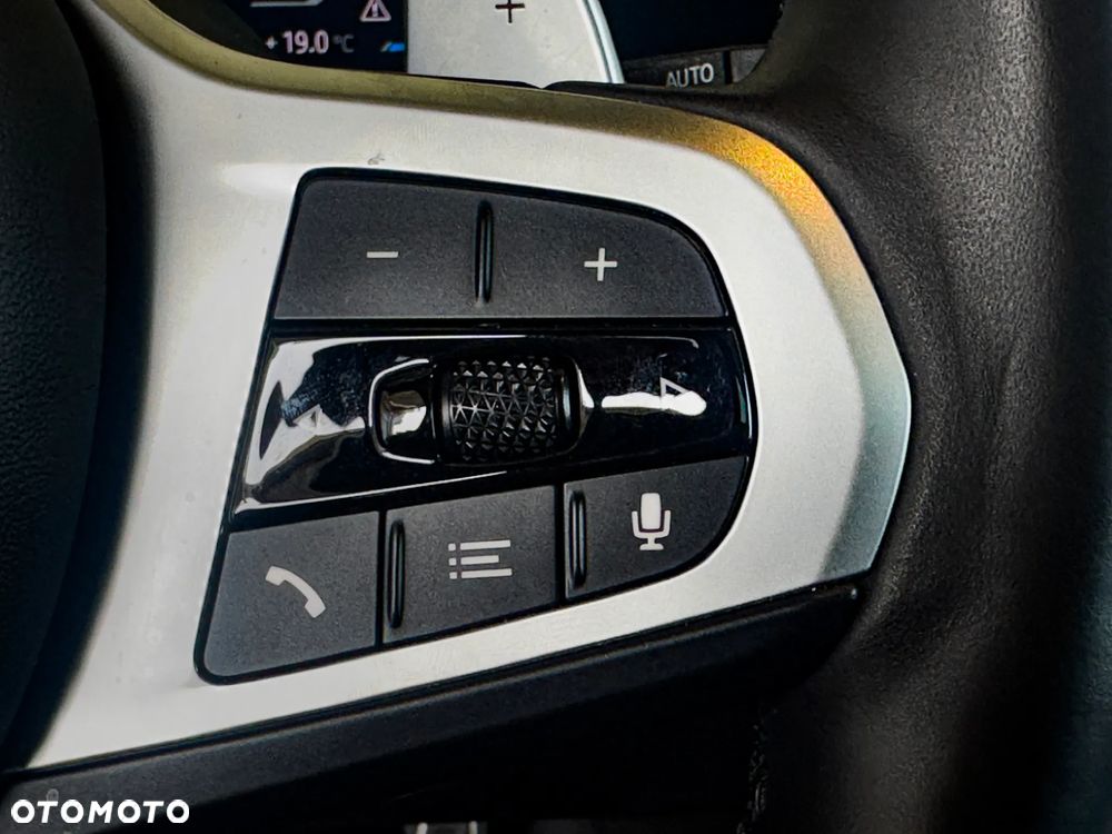 BMW Seria 3 318i Touring M Sport - 31