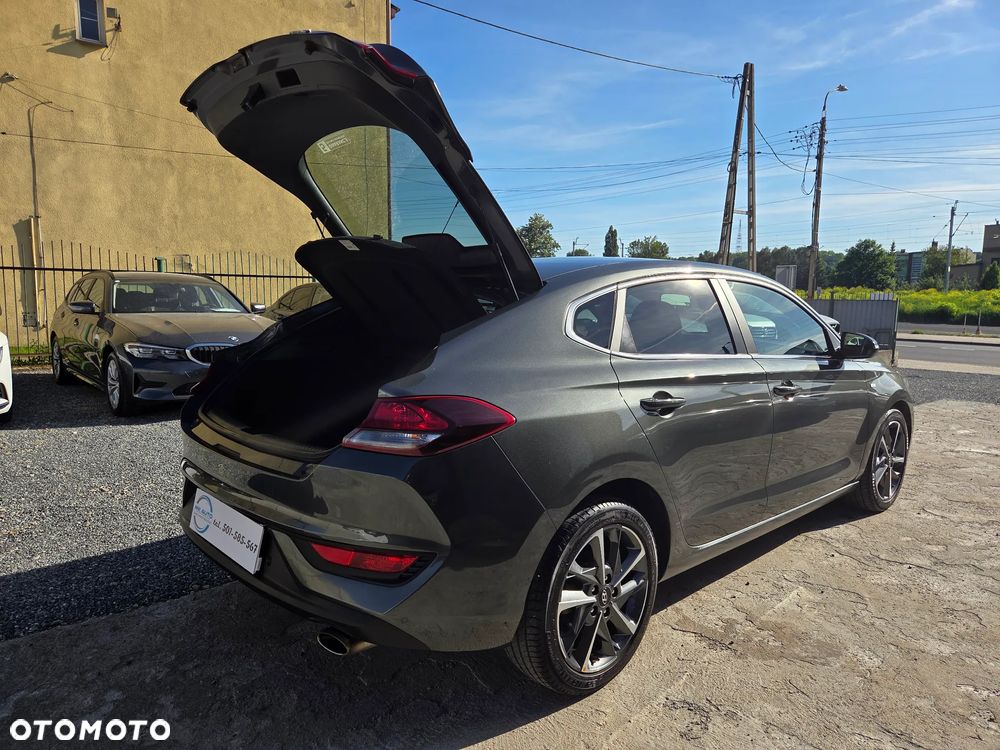 Hyundai i30 1.5 T-GDI 48V Comfort DCT - 10