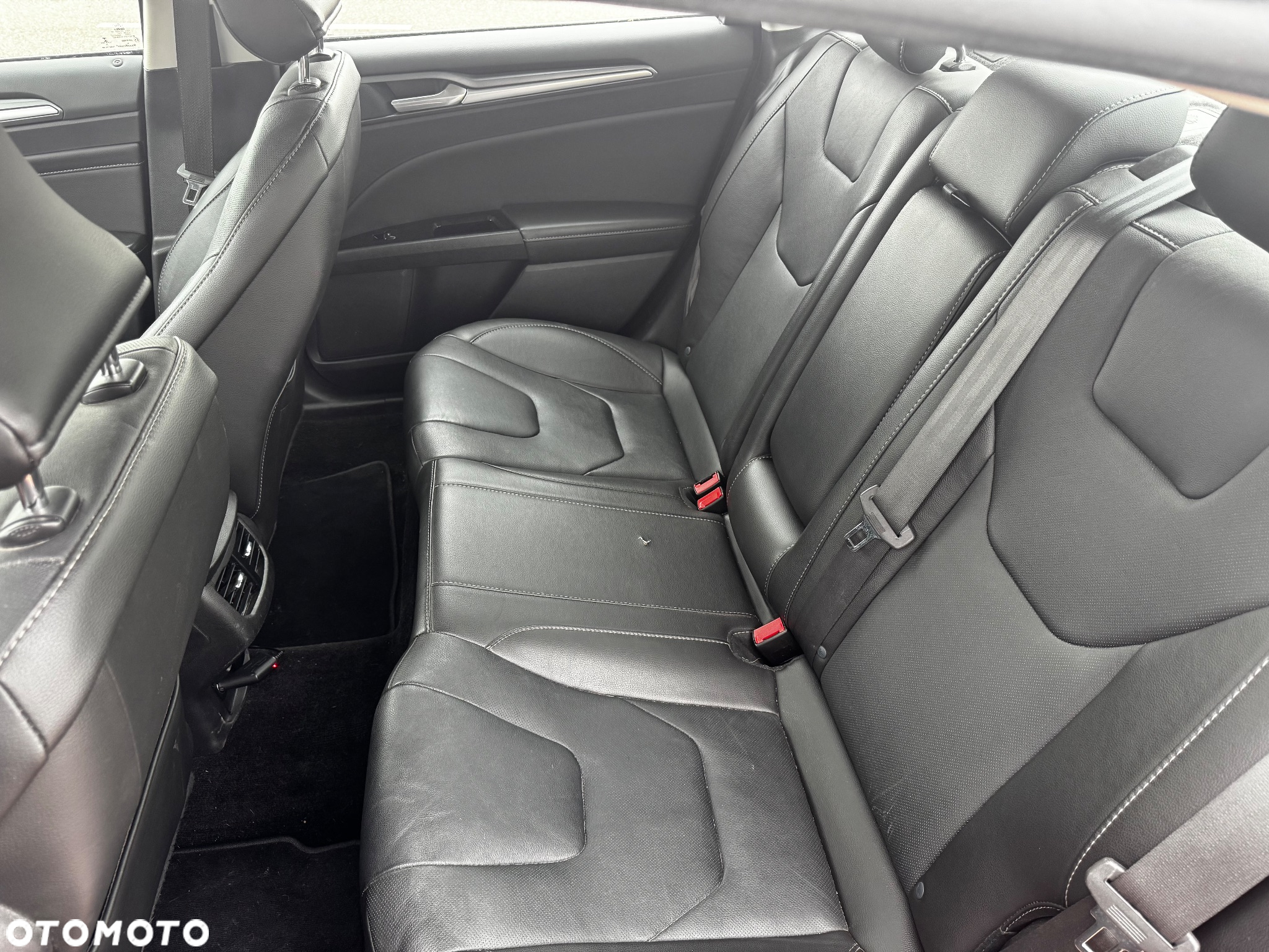 Ford Fusion - 12