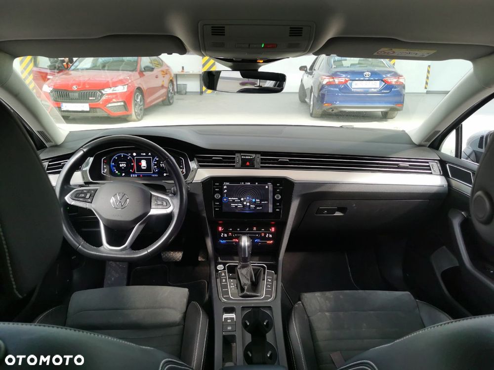Volkswagen Passat 2.0 TDI EVO Elegance DSG - 10