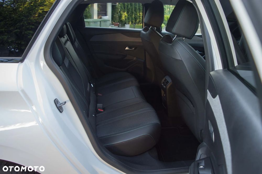 Peugeot 308 BlueHDi 130 EAT8 Allure - 31