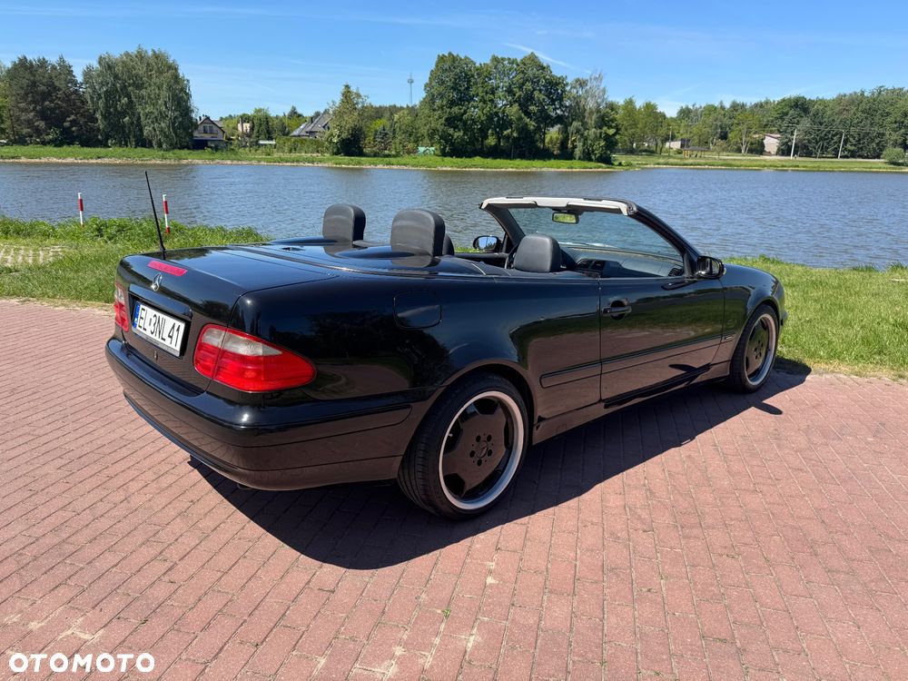 Mercedes-Benz CLK - 16