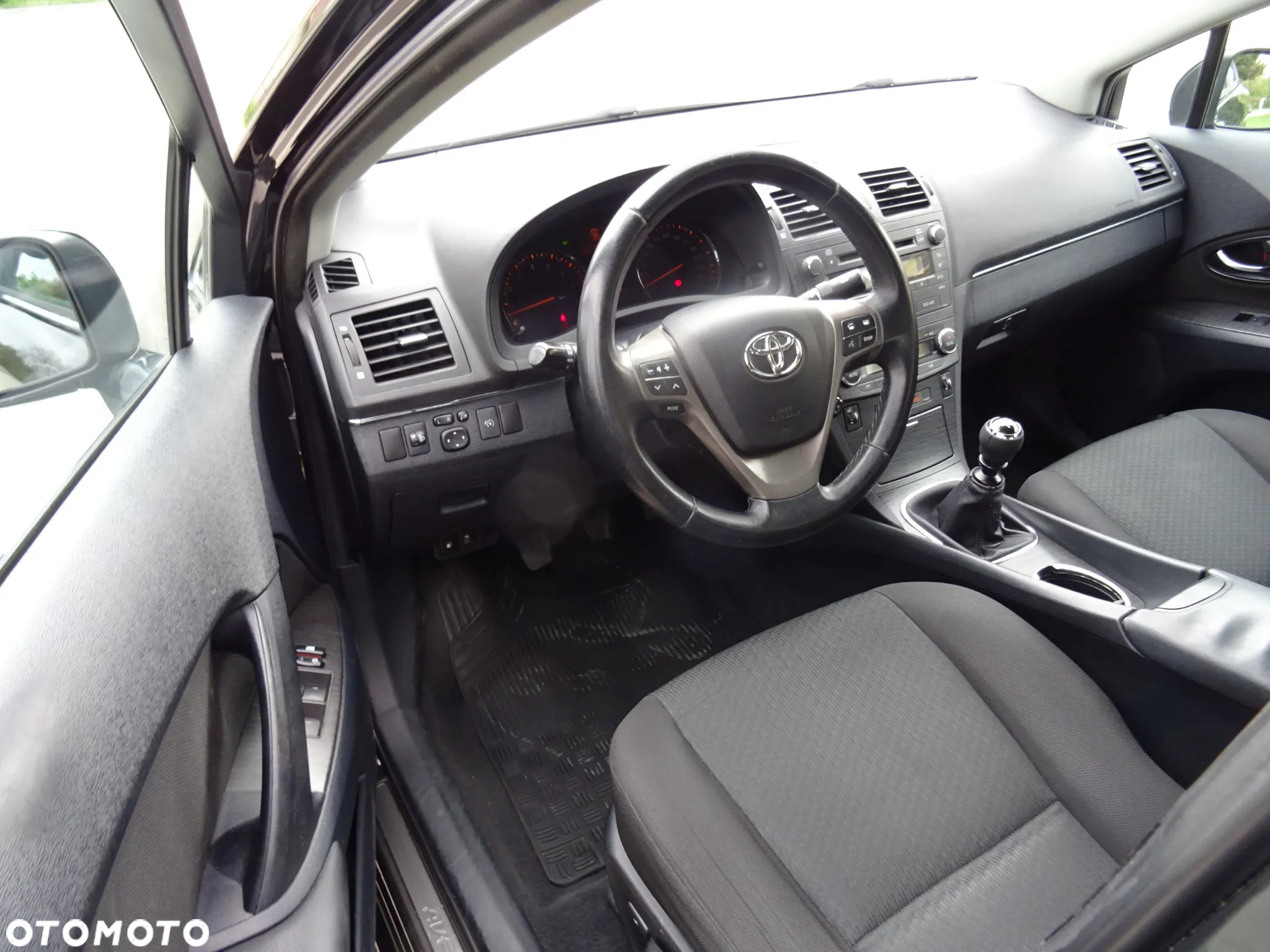 Toyota Avensis 1.8 Premium - 7