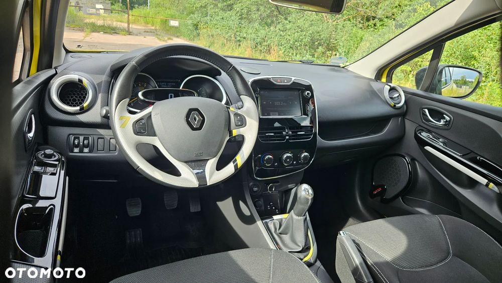 Renault Clio 1.2 16V 75 LIMITED - 12