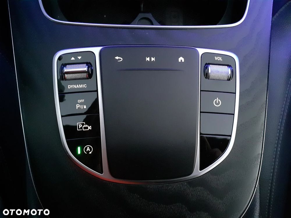 Mercedes-Benz Klasa E 220 d 4-Matic AMG - 37