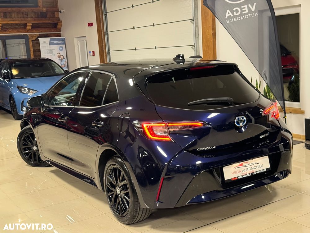 Toyota Corolla 1.8 Hybrid Business Edition - 3