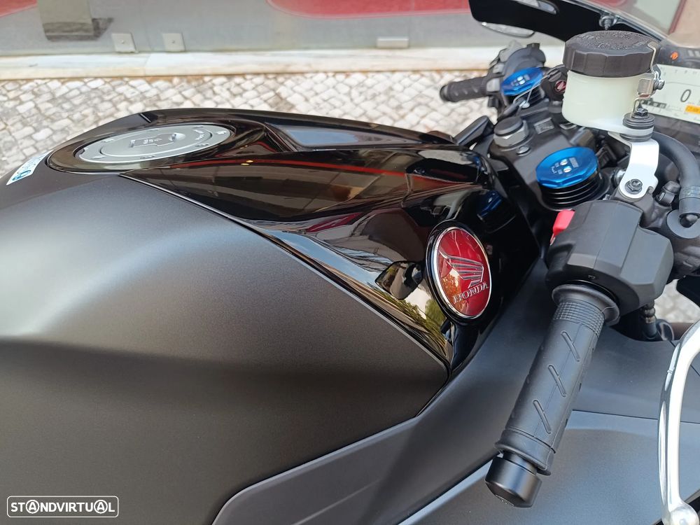 Honda CBR CBR 600RR - 11