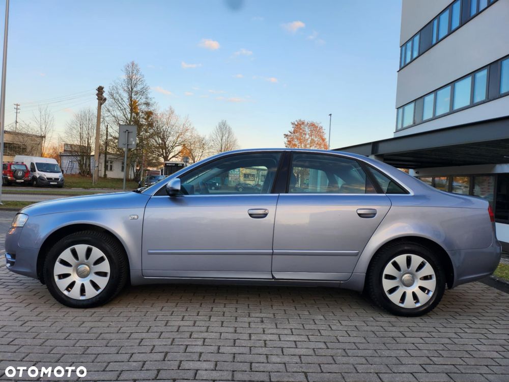 Audi A4 Limousine - 7